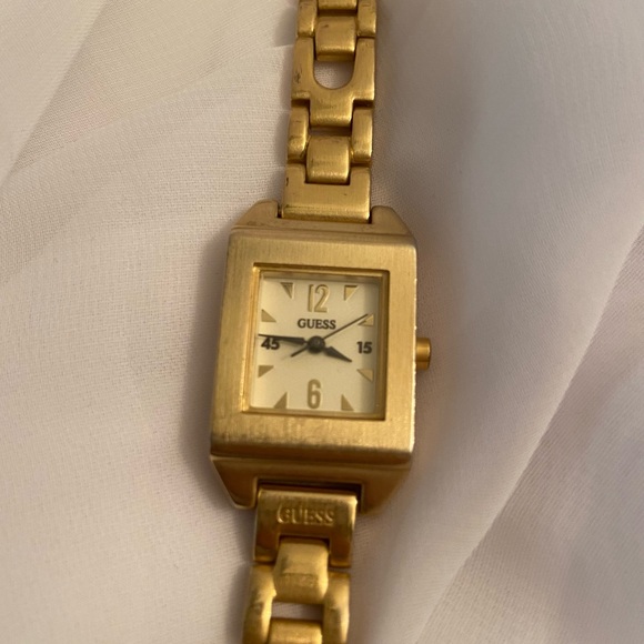 Guess | Gold watch - Picture 10 of 14